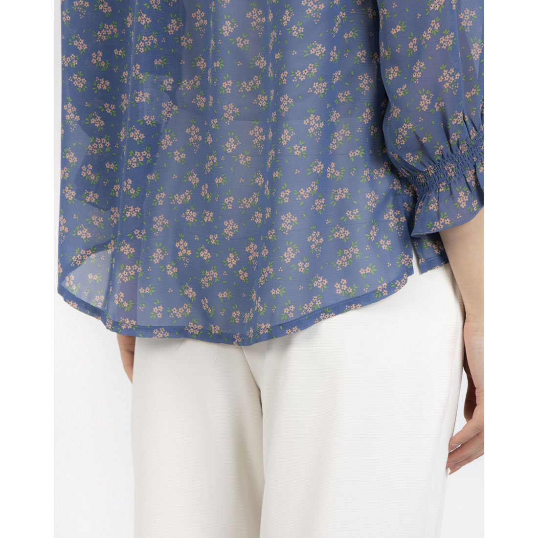 ミ・デゥー mi･deu･･･ 小花柄シャーリングネックブラウス （ブルー） ブルー