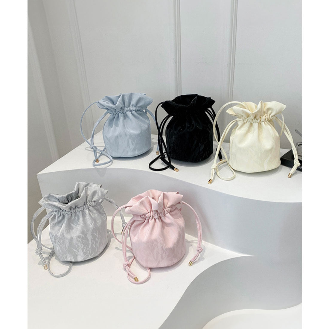 ミニミニストア miniministore ミニショルダーバッグ 斜め掛け巾着バッグ （ブラック） ブラック