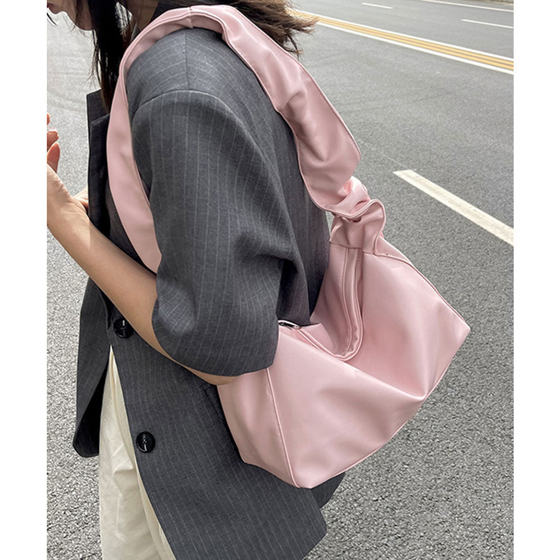 ギャザーショルダーバッグ ドロストバッグ アイボリー