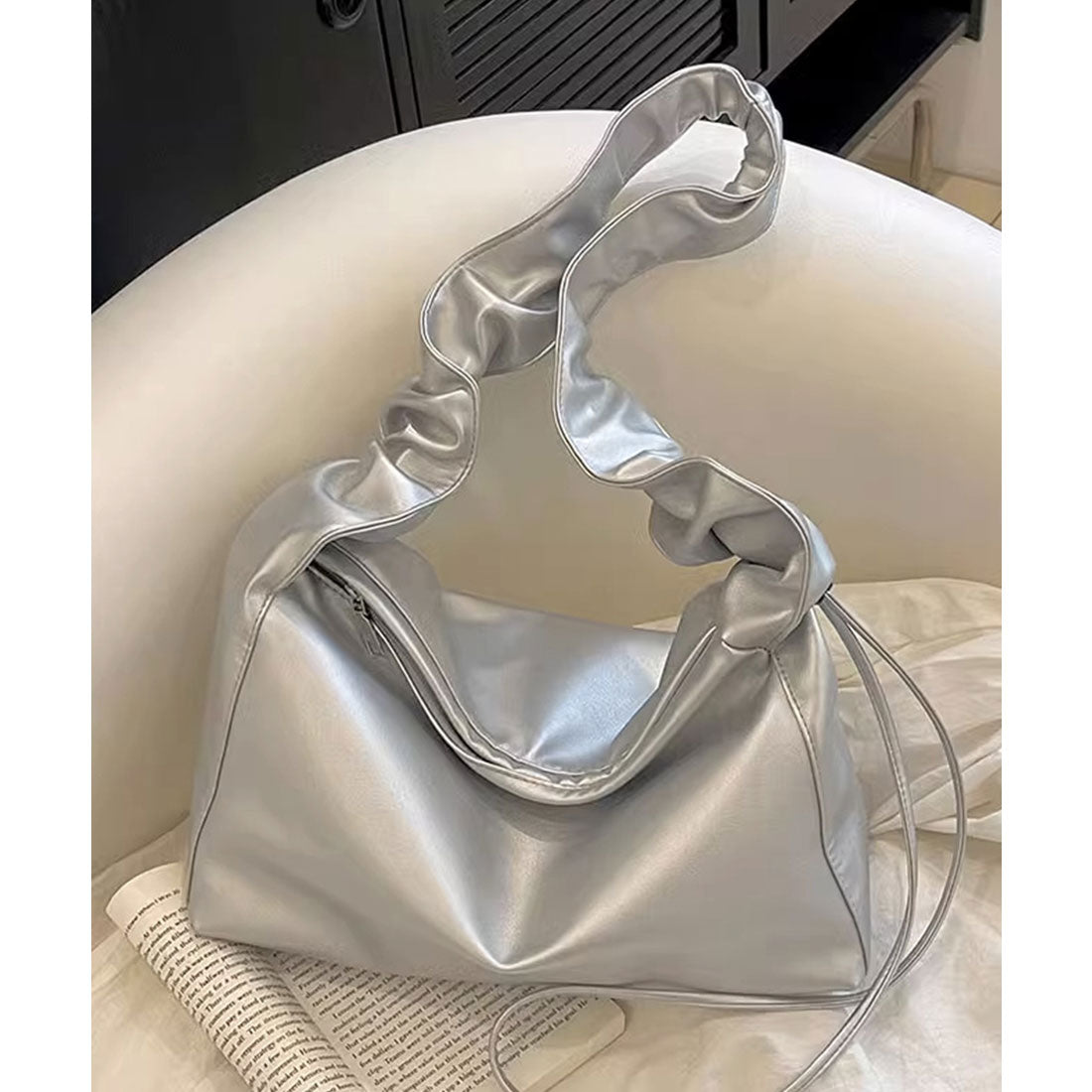 ギャザーショルダーバッグ ドロストバッグ シルバー
