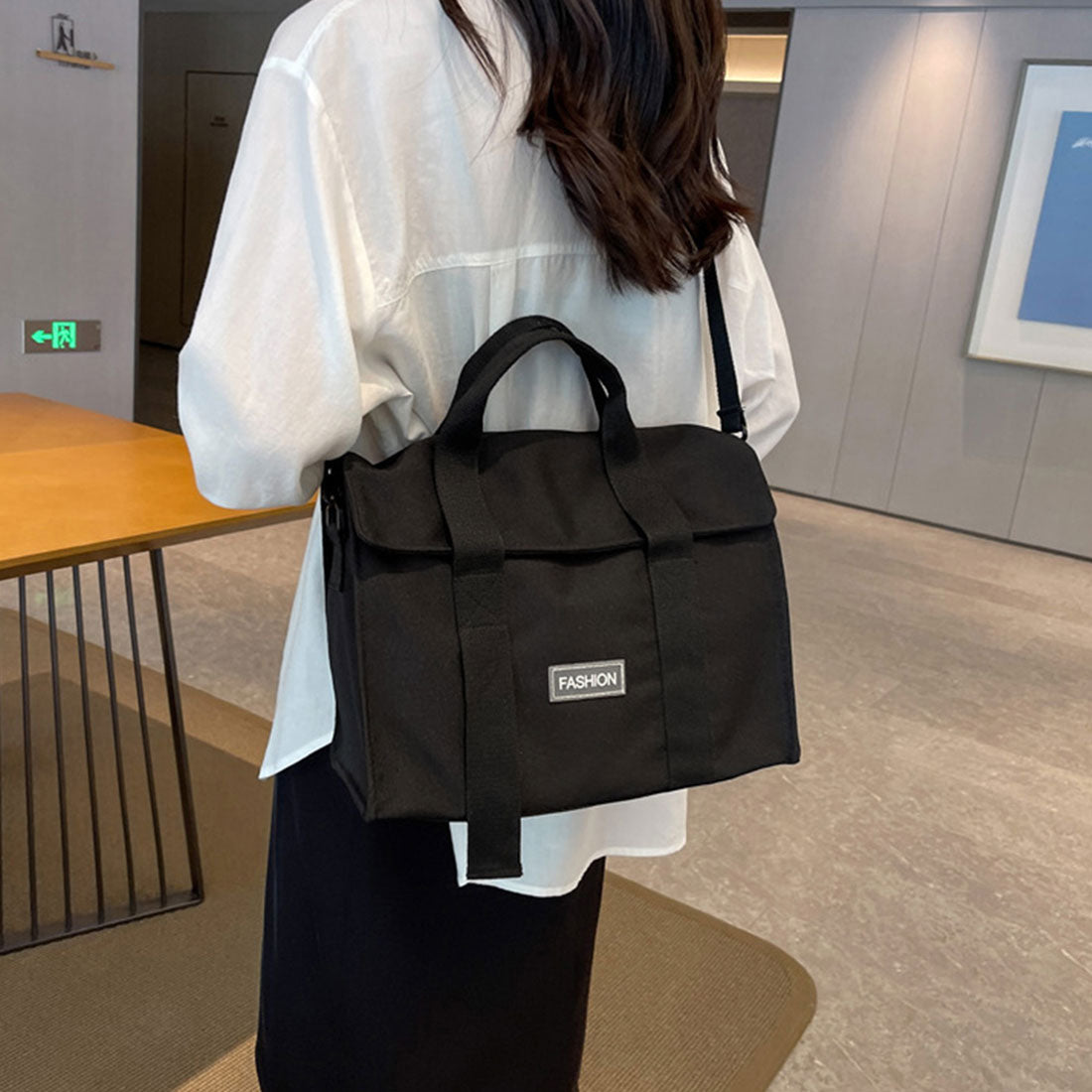 ショルダーバッグ 大容量キャンバスバッグ ブラック
