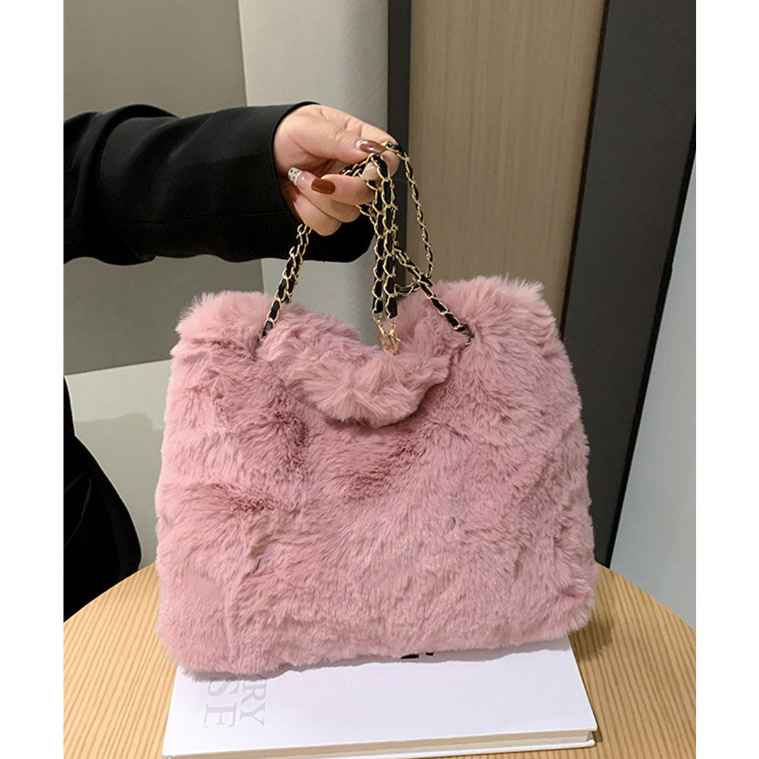 ファーバッグ 大容量 チェーンバッグ韓国 くすみピンク