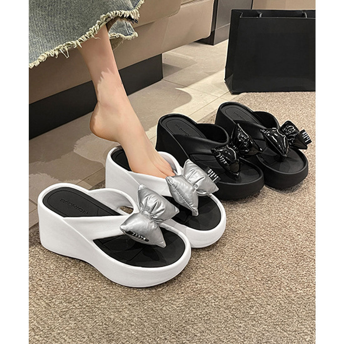 ミニミニストア miniministore トングサンダル リボン付きビーチサンダル （ブラック） ブラック