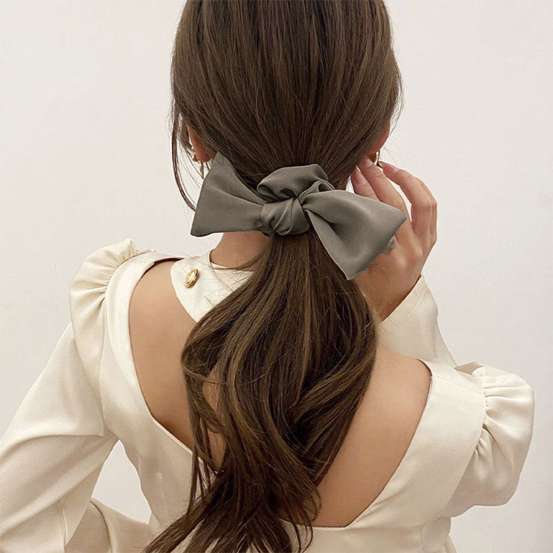 蝶結びヘアゴム シュシュ サテン 3色 ブラウン