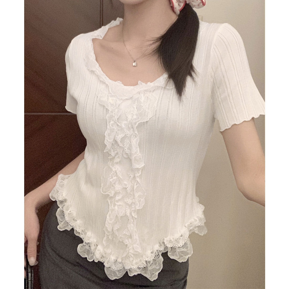 レースフリルニットトップスショート丈夏服 ホワイト