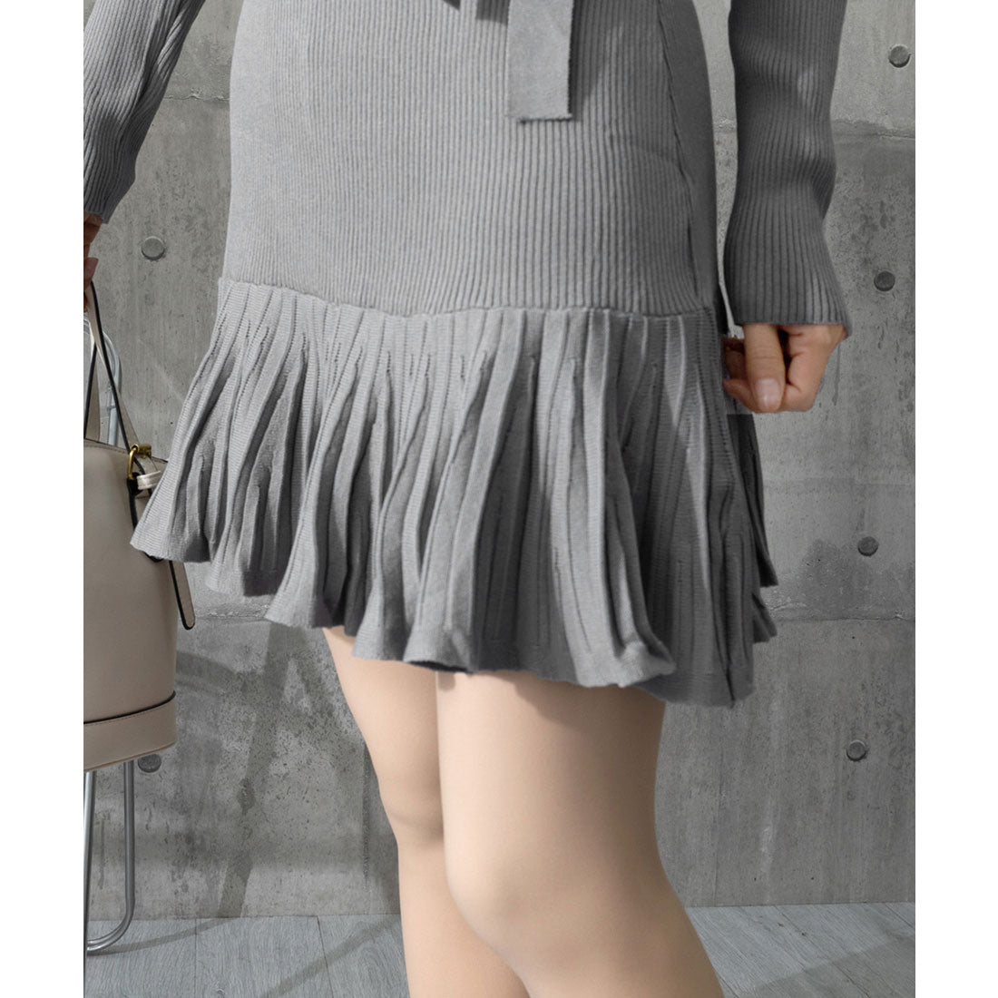 ミニミニストア miniministore プリーツ裾 長袖リブニットワンピース上品 （ブラック） ブラック