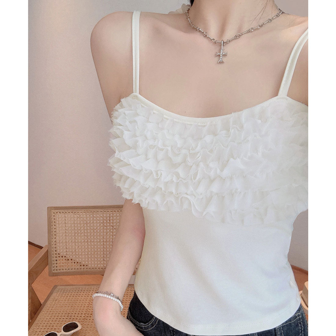 マルチフリルキャミソール カップ付き夏服 ホワイト