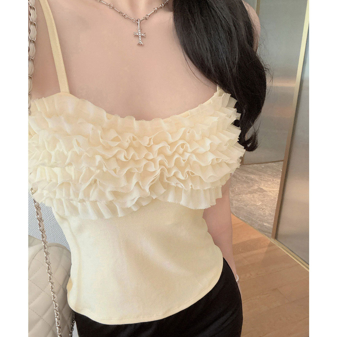 マルチフリルキャミソール カップ付き夏服 クリーム