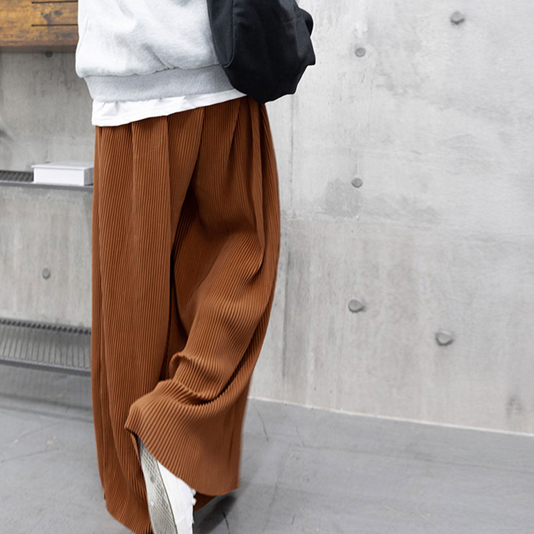 アコーディオンプリーツルーズワイドパンツ ブラック