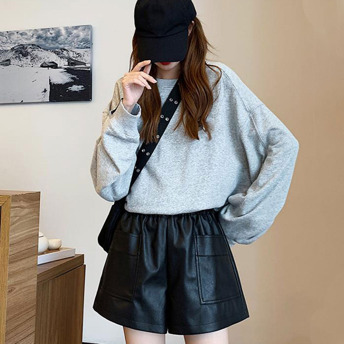 レザー ショートパンツ レディース