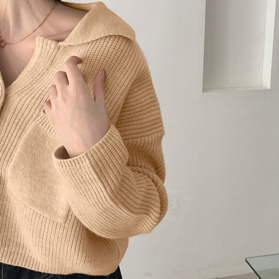 Short knit cardigan top
