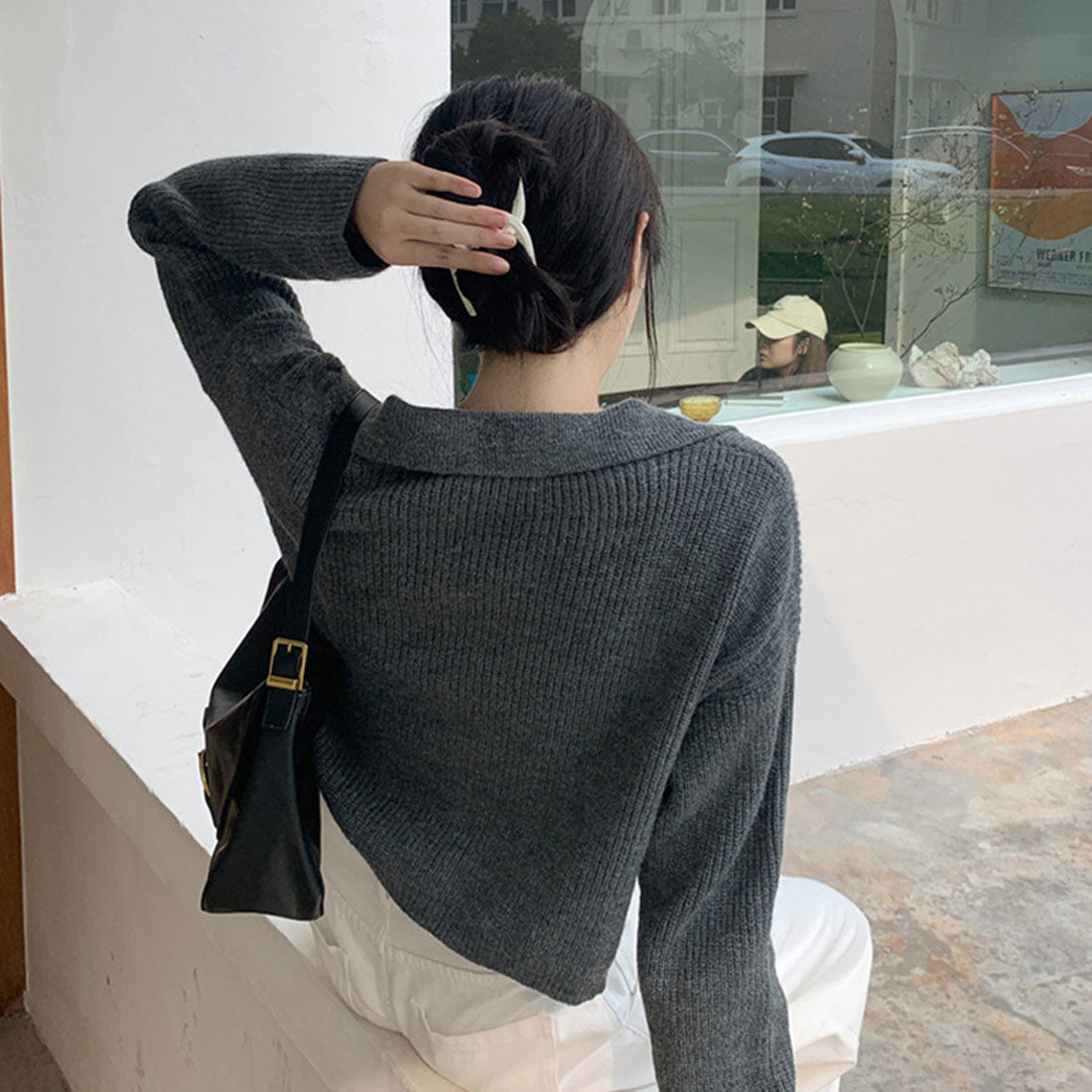 Short knit cardigan top