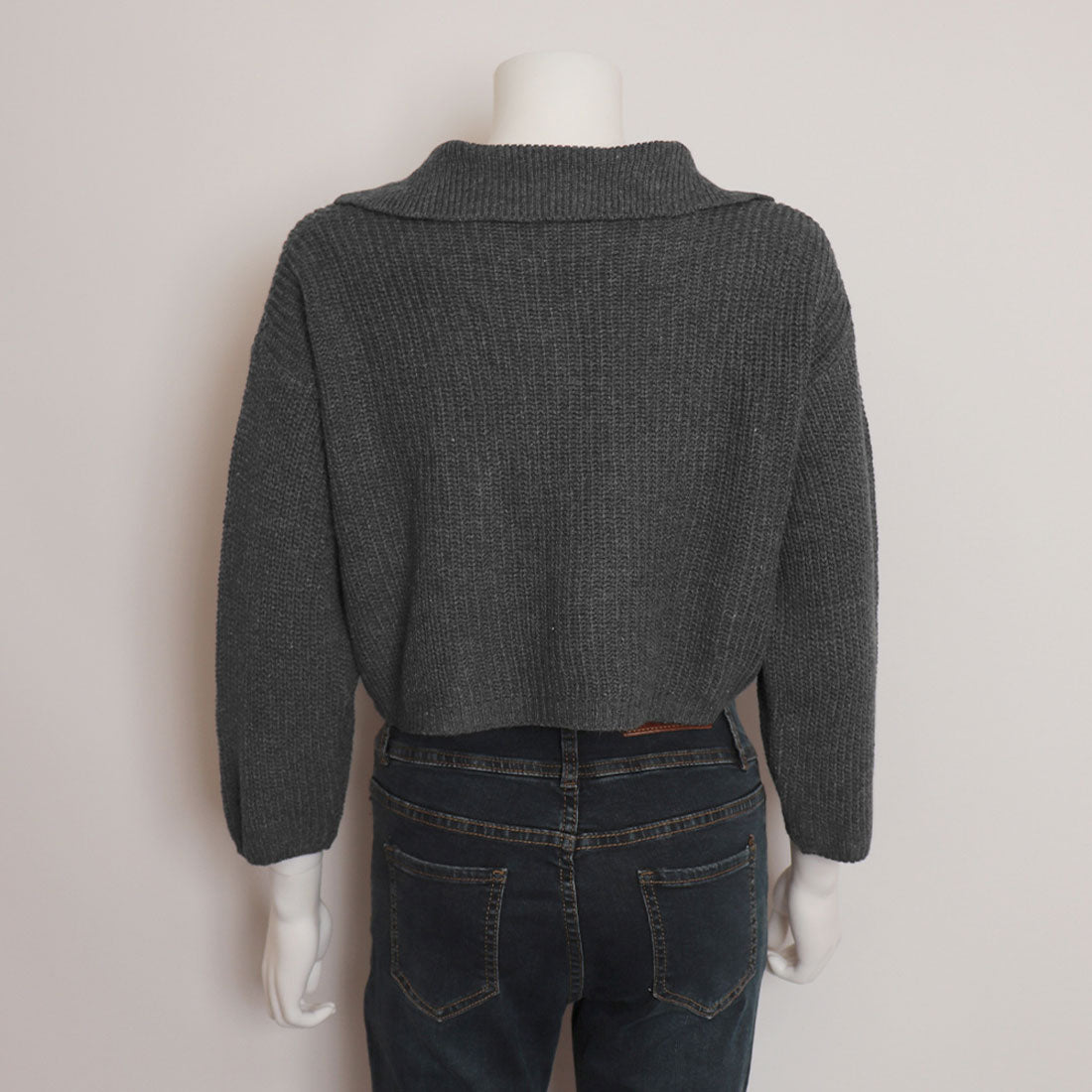 Short knit cardigan top
