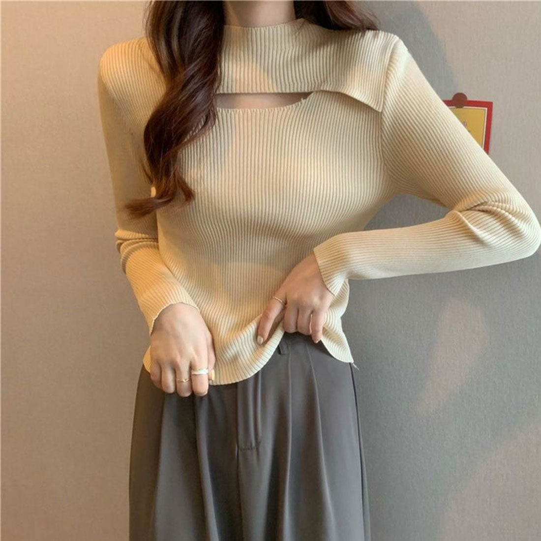 リブ ニットトップス プチハイネック秋冬 ベージュ