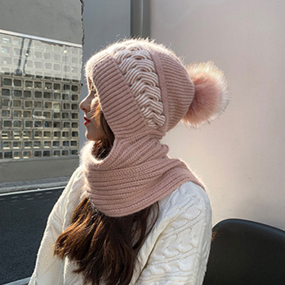 Hood warmer and neck warmer in one