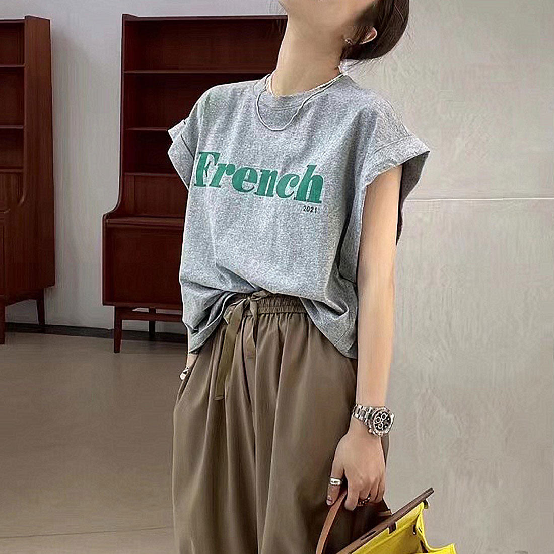 フレンチスリーブ 英字ロゴTシャツ 韓国