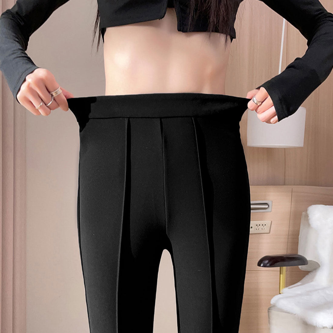 セミフレアパンツ センタープレス 韓国風 ブラック