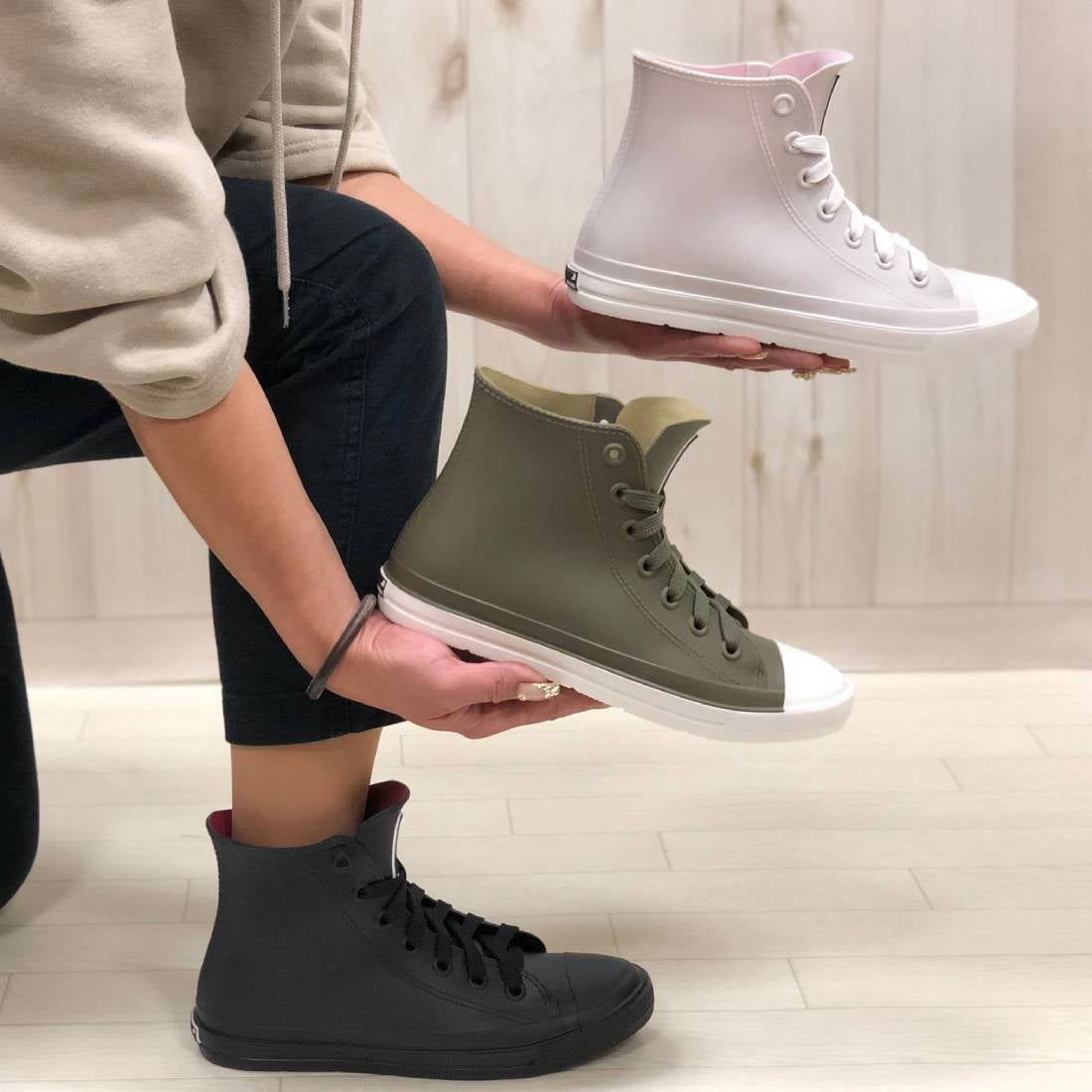 Moz Moz high-cut rain shoes