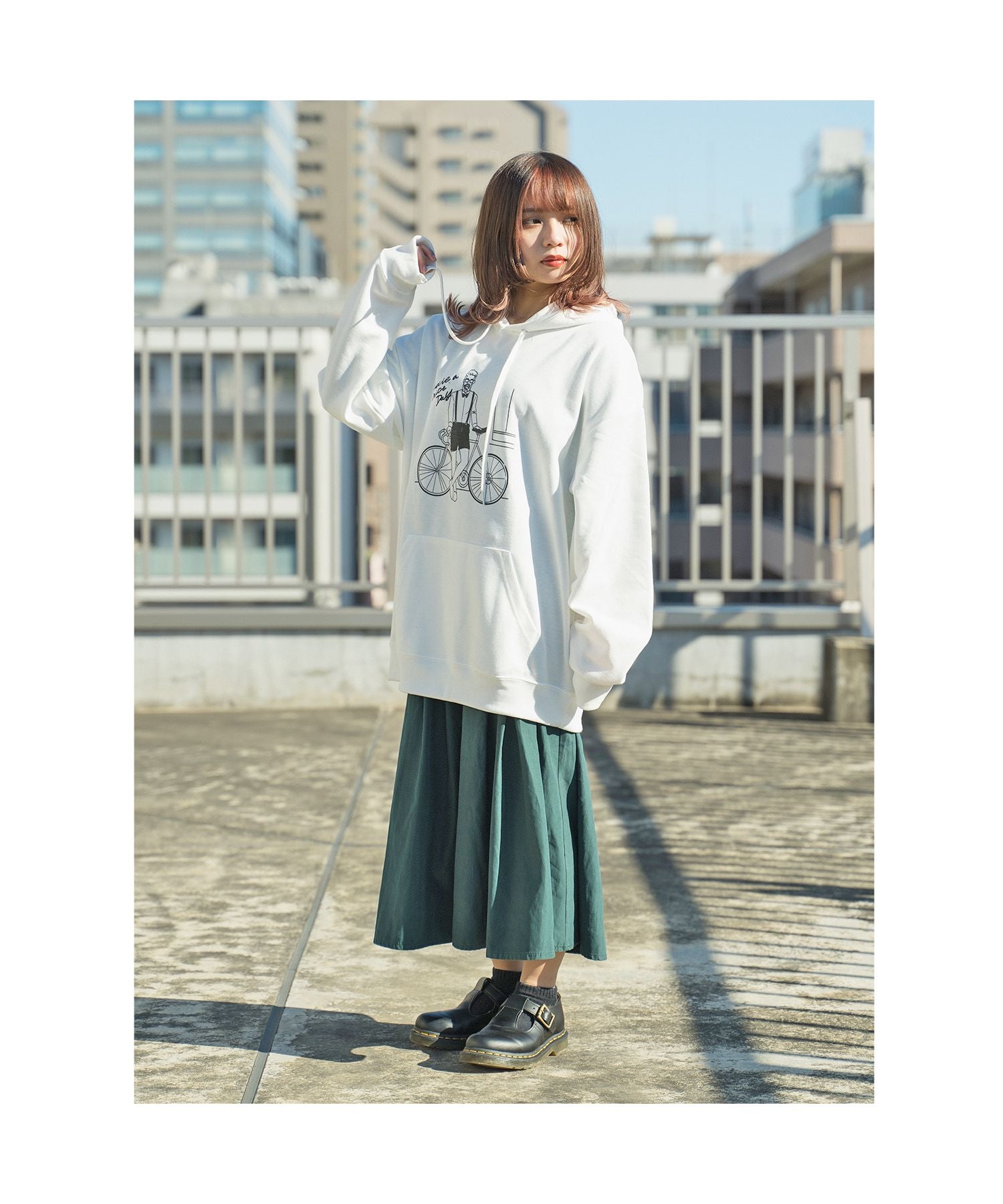 MODISH GAZE T/C PONCH Loose Line Drawing Print Pullover Parker