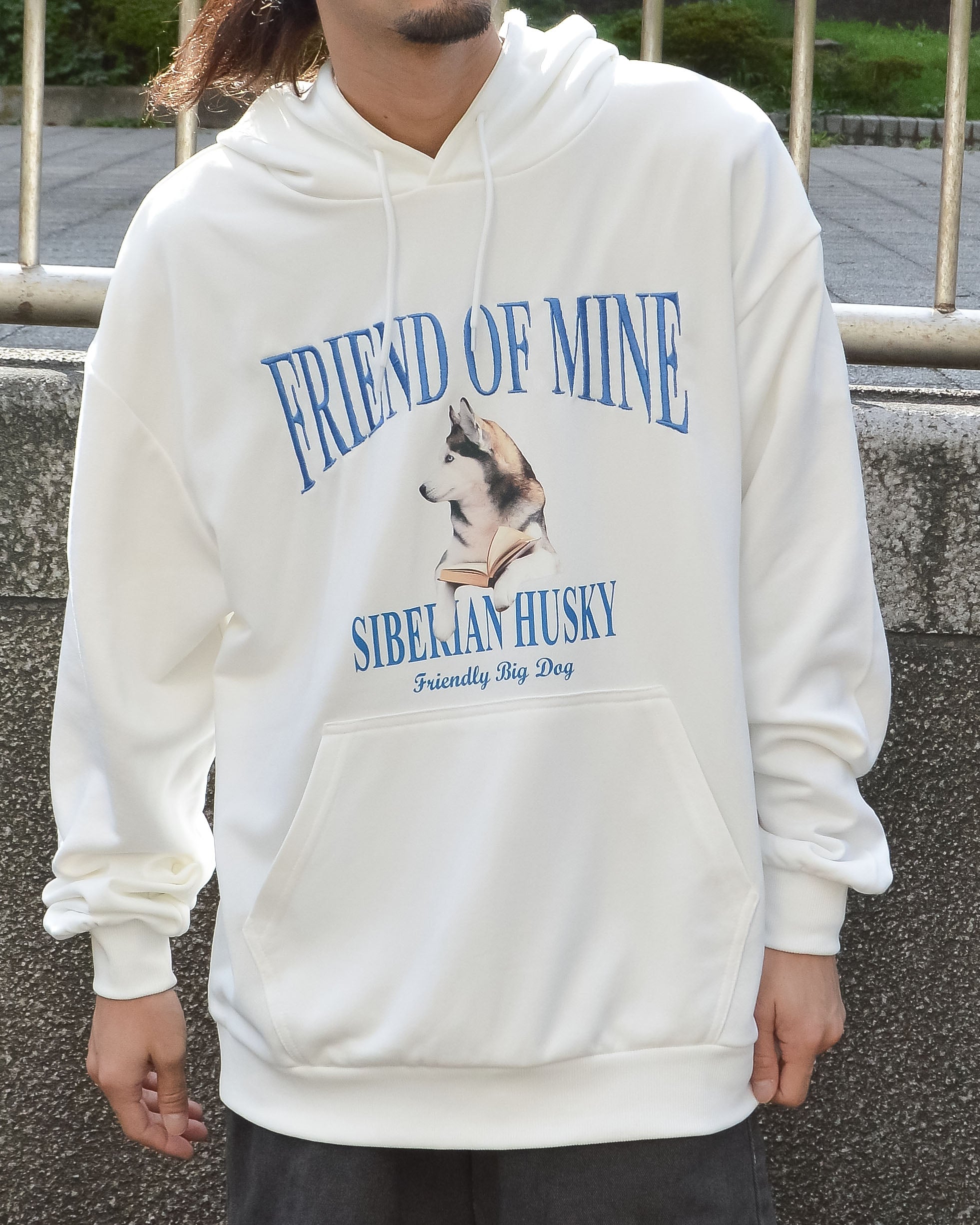 モディッシュガゼ MODISH GAZE ハスキー犬プリント裏毛プルパーカー,オフホワイト