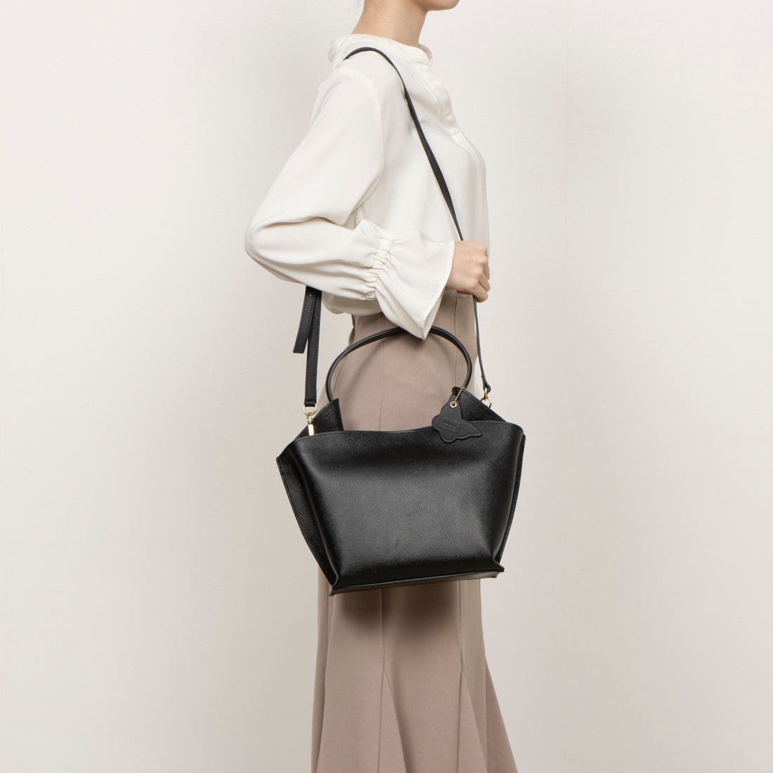 Mode Fourrure Italian Calf One Handle Bag