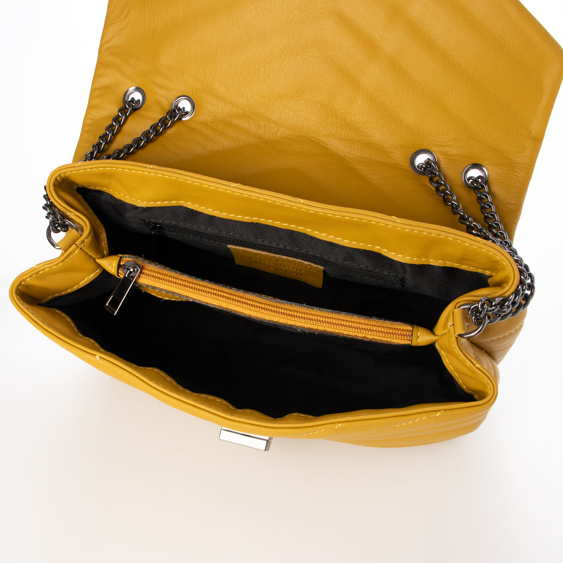 モードフルーレ MODE FOURRURE イタリアンカーフV字キルティングショルダーバッグ （ベージュ） ベージュ