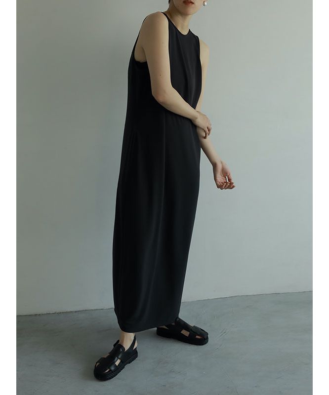 ETRE TOKYO Back Open Cut Eye Line One-Piece'