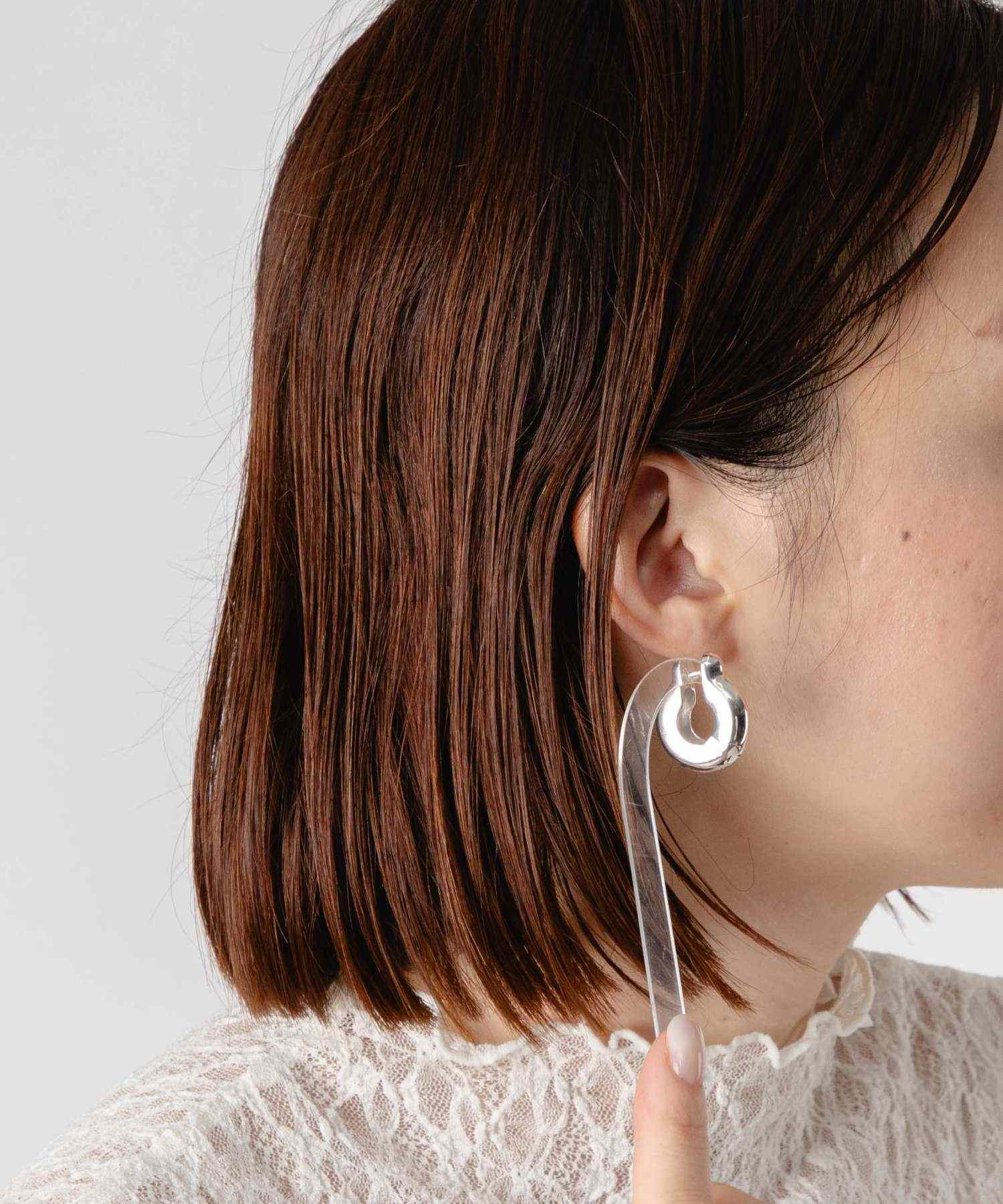アニカイネズ ANNIKA INEZ アニカイネズ ANNIKA INEZ Large Ample Hinge Hoops ラージ アンプル ヒンジ フープ E943 LRG ピアス レディース アクセサリー シルバー （SILVER/シルバー） SILVER/シルバー