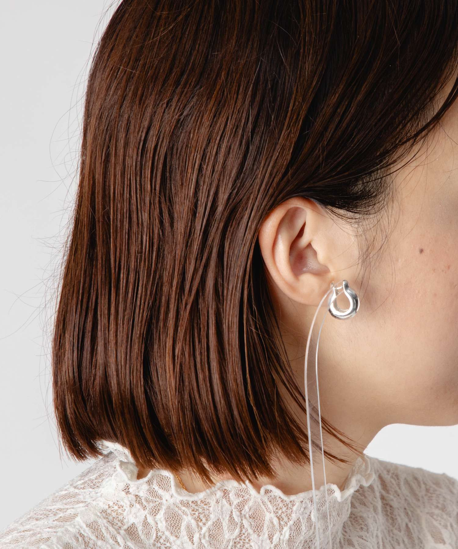 アニカイネズ ANNIKA INEZ アニカイネズ ANNIKA INEZ Small Ample Hinge Hoops スモール アンプル ヒンジ フープ E943 SML ピアス レディース アクセサリー シルバー （SILVER/シルバー） SILVER/シルバー