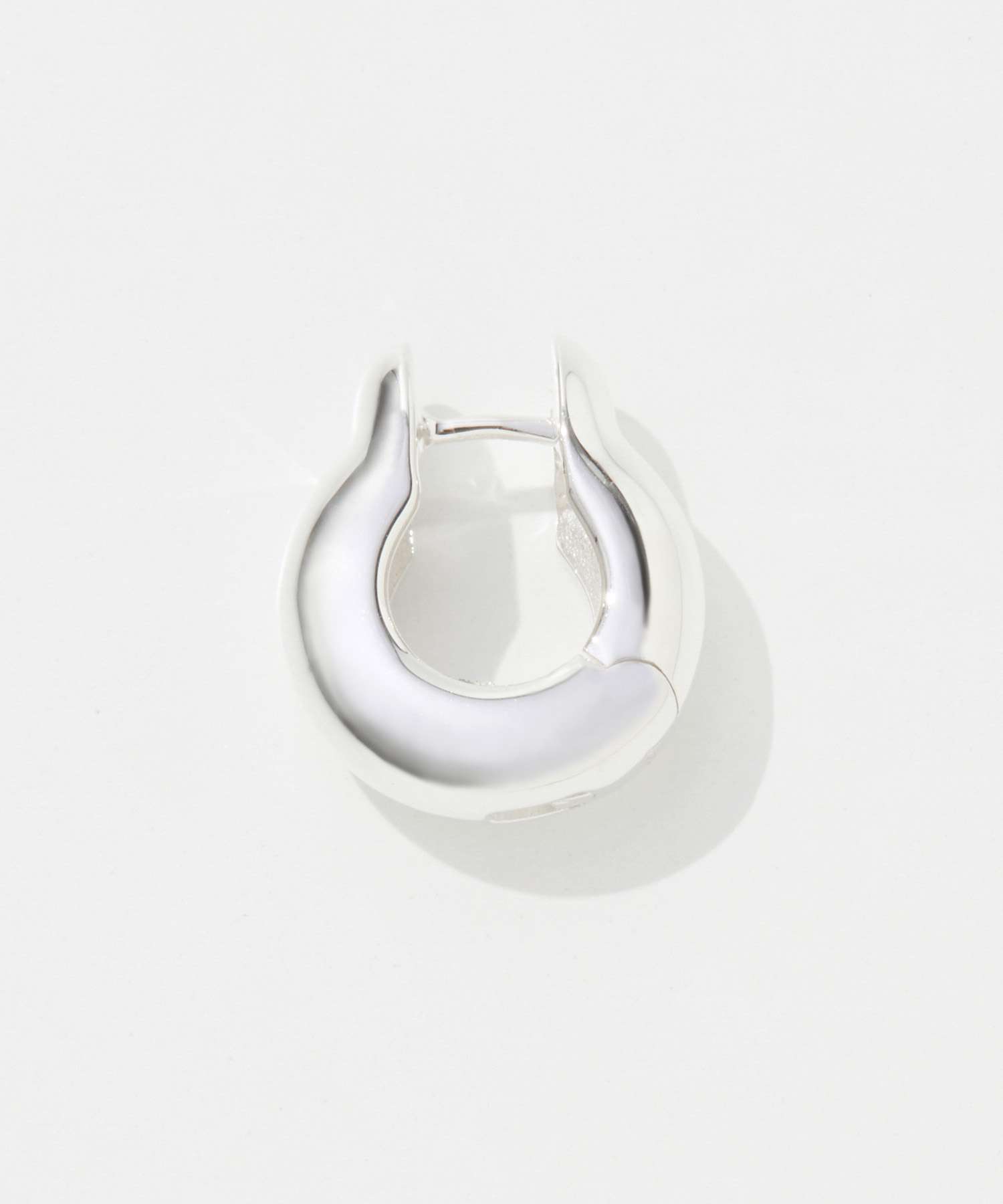 アニカイネズ ANNIKA INEZ アニカイネズ ANNIKA INEZ Small Ample Hinge Hoops スモール アンプル ヒンジ フープ E943 SML ピアス レディース アクセサリー シルバー （SILVER/シルバー） SILVER/シルバー