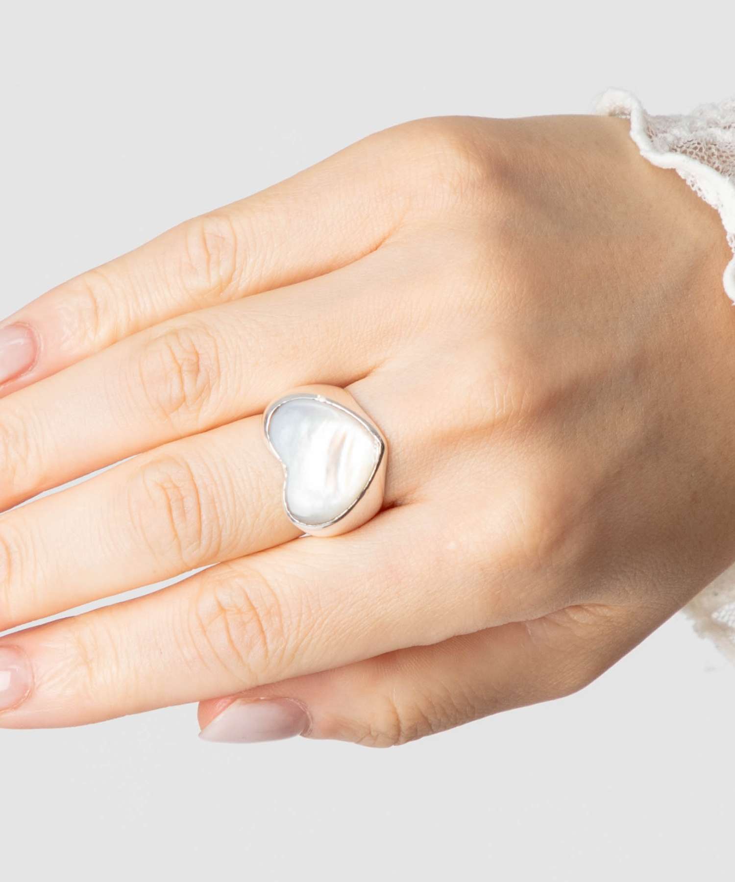 アニカイネズ ANNIKA INEZ アニカイネズ ANNIKA INEZ Bigger Pearl Heart Ring ビッグ パール ハート R176 LRG リング 指輪 レディース アクセサリー シルバー （MOTHER OF PEARL/マザーオブパール） MOTHER OF PEARL/マザーオブパール
