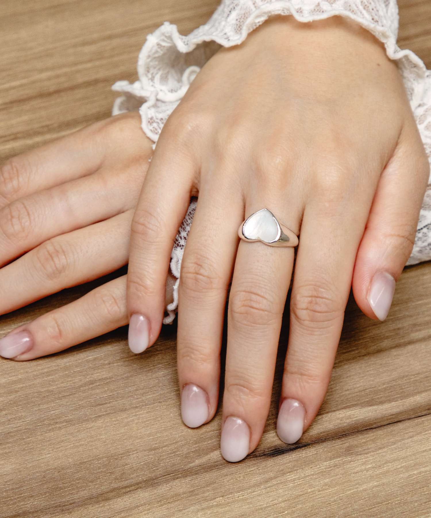 アニカイネズ ANNIKA INEZ アニカイネズ ANNIKA INEZ Mother of pearl heart ring マザーオブパール ハート R157 SML リング 指輪 レディース アクセサリー シルバー （MOTHER OF PEARL/マザーオブパール） MOTHER OF PEARL/マザーオブパール