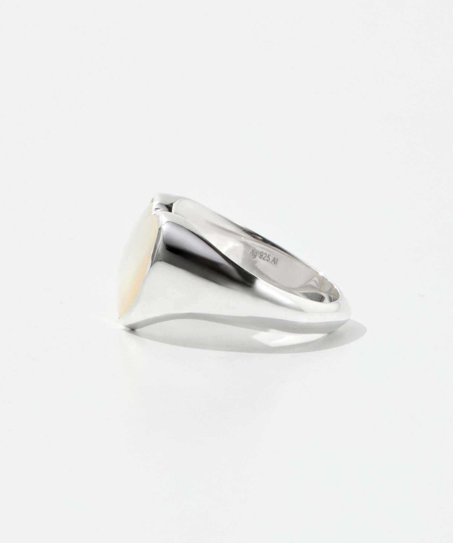 Annika Inez Annika Inez Mother of pearl heart ring Mother of pearl hea