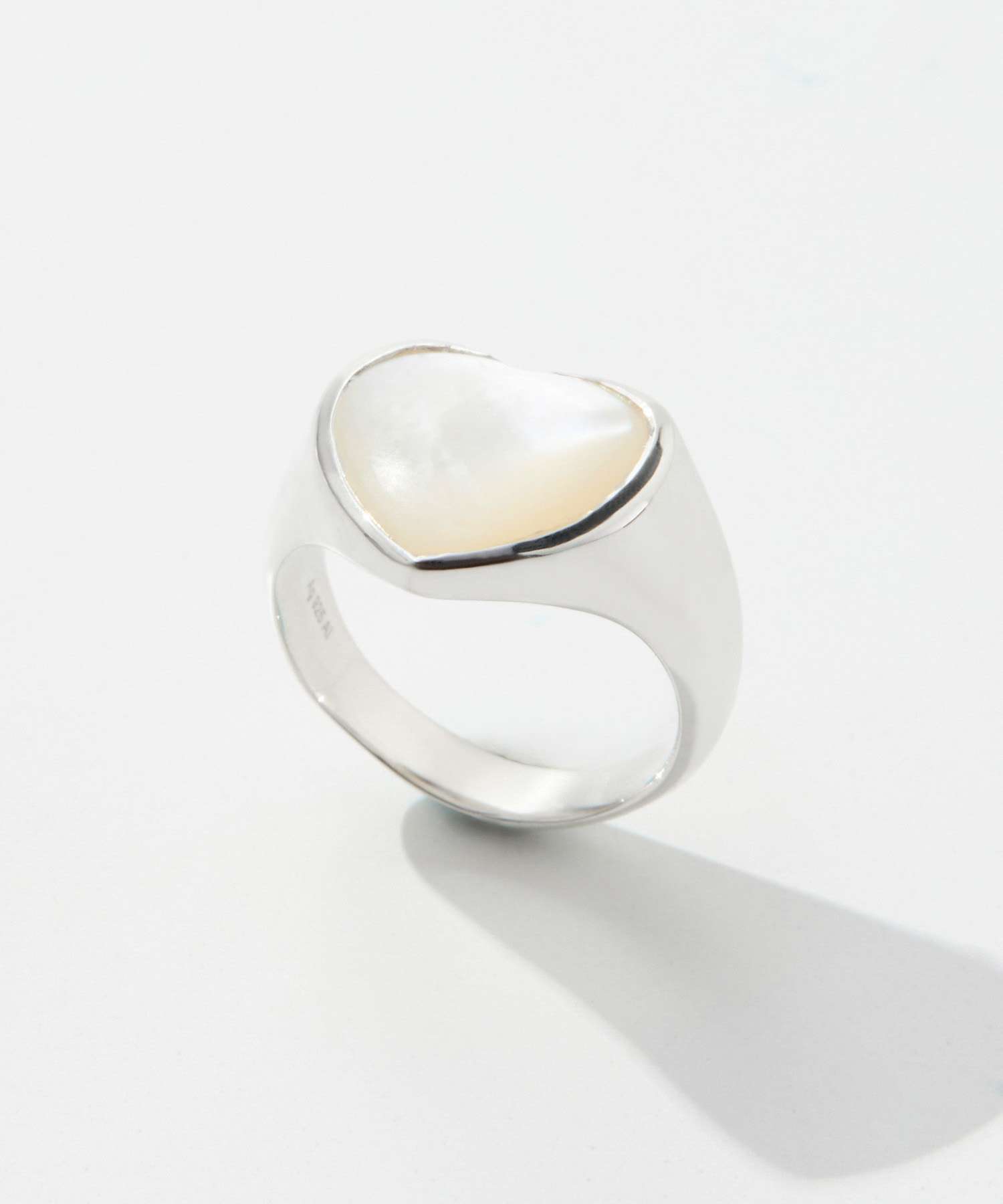 Annika Inez Annika Inez Mother of pearl heart ring Mother of pearl hea