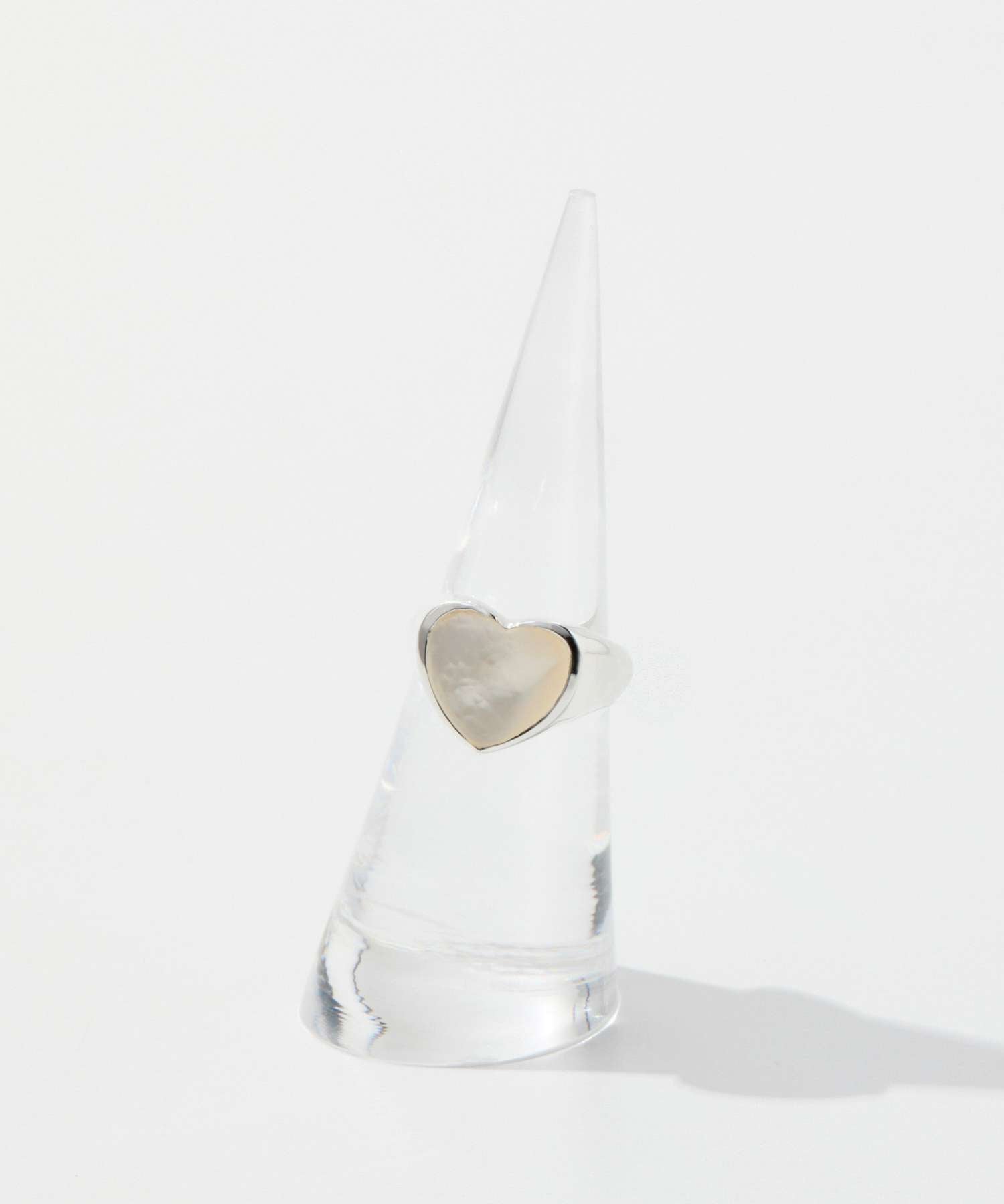 Annika Inez Annika Inez Mother of pearl heart ring Mother of pearl hea