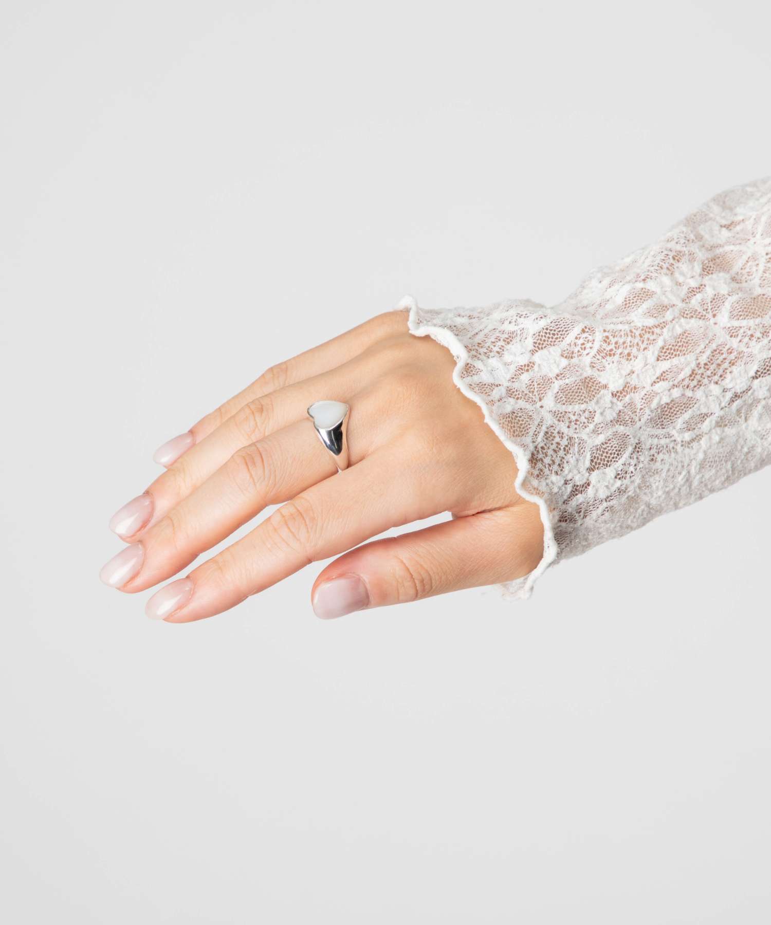 アニカイネズ ANNIKA INEZ アニカイネズ ANNIKA INEZ Mother of pearl heart ring マザーオブパール ハート R157 SML リング 指輪 レディース アクセサリー シルバー （MOTHER OF PEARL/マザーオブパール） MOTHER OF PEARL/マザーオブパール