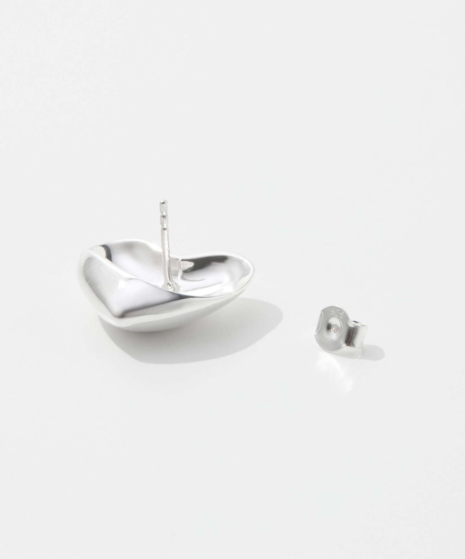 アニカイネズ ANNIKA INEZ アニカイネズ ANNIKA INEZ Small Voluptuous Heart Earrings スモール ボリューム ハート E940 SML ピアス レディース アクセサリー シルバー （SILVER/シルバー） SILVER/シルバー