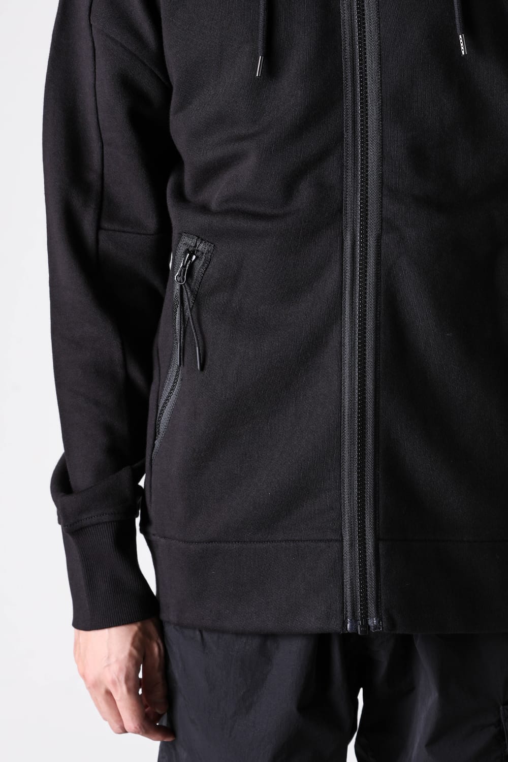シーピーカンパニー C.P. COMPANY SWSHRT HDD OPEN IN DIAG RSD FLC （BLACK） BLACK