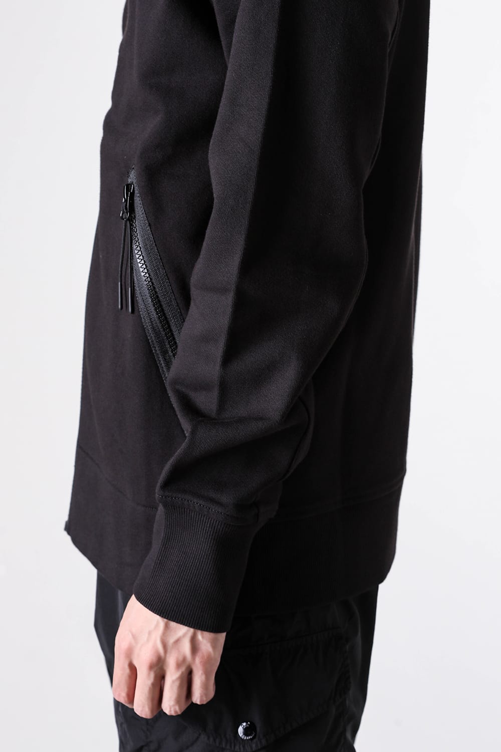 シーピーカンパニー C.P. COMPANY SWSHRT HDD OPEN IN DIAG RSD FLC （BLACK） BLACK