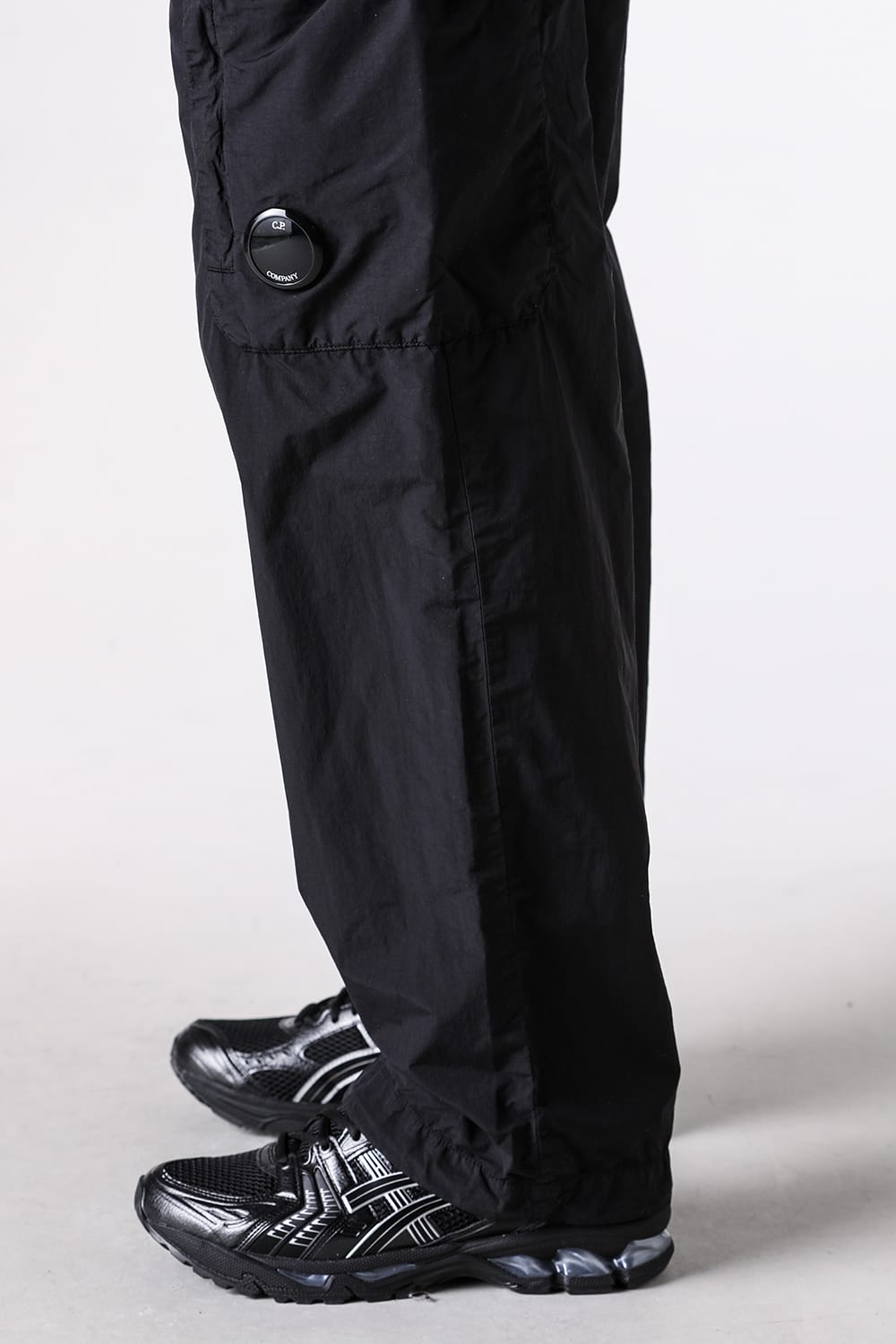 シーピーカンパニー C.P. COMPANY Flatt Nylon Loose Cargo Lens pt （Black） Black