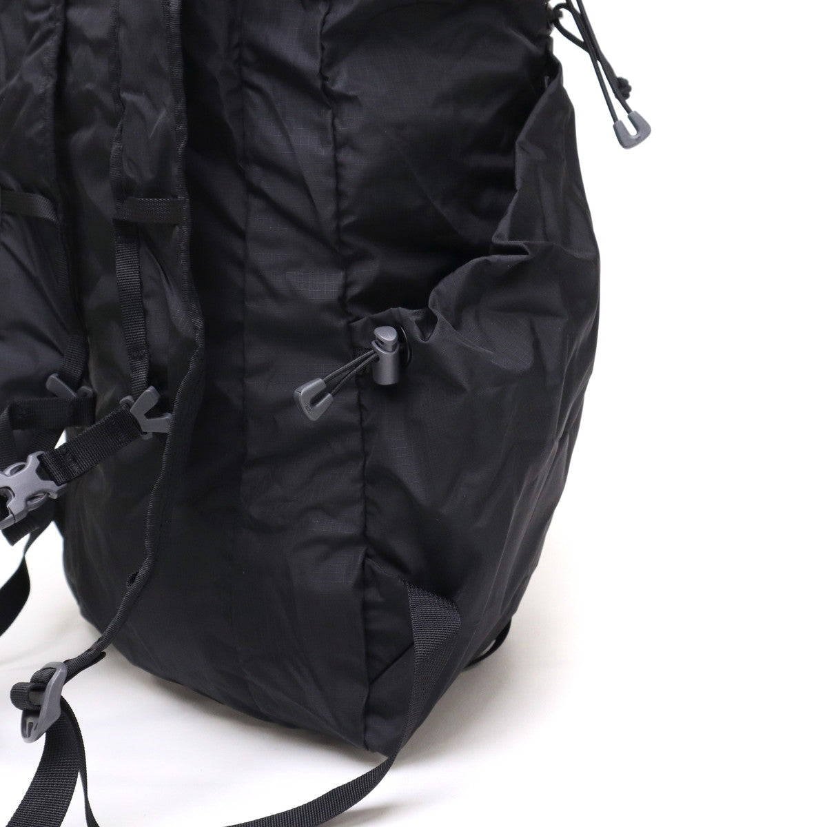 ミステリーランチ MYSTERY RANCH 日本正規品 リュック メンズ レディース 大容量 ブランド バッグ カジュアル スポーツ おしゃれ 旅行 大きめ 軽量 A4 18L IN & OUT 18 （BLACK） BLACK