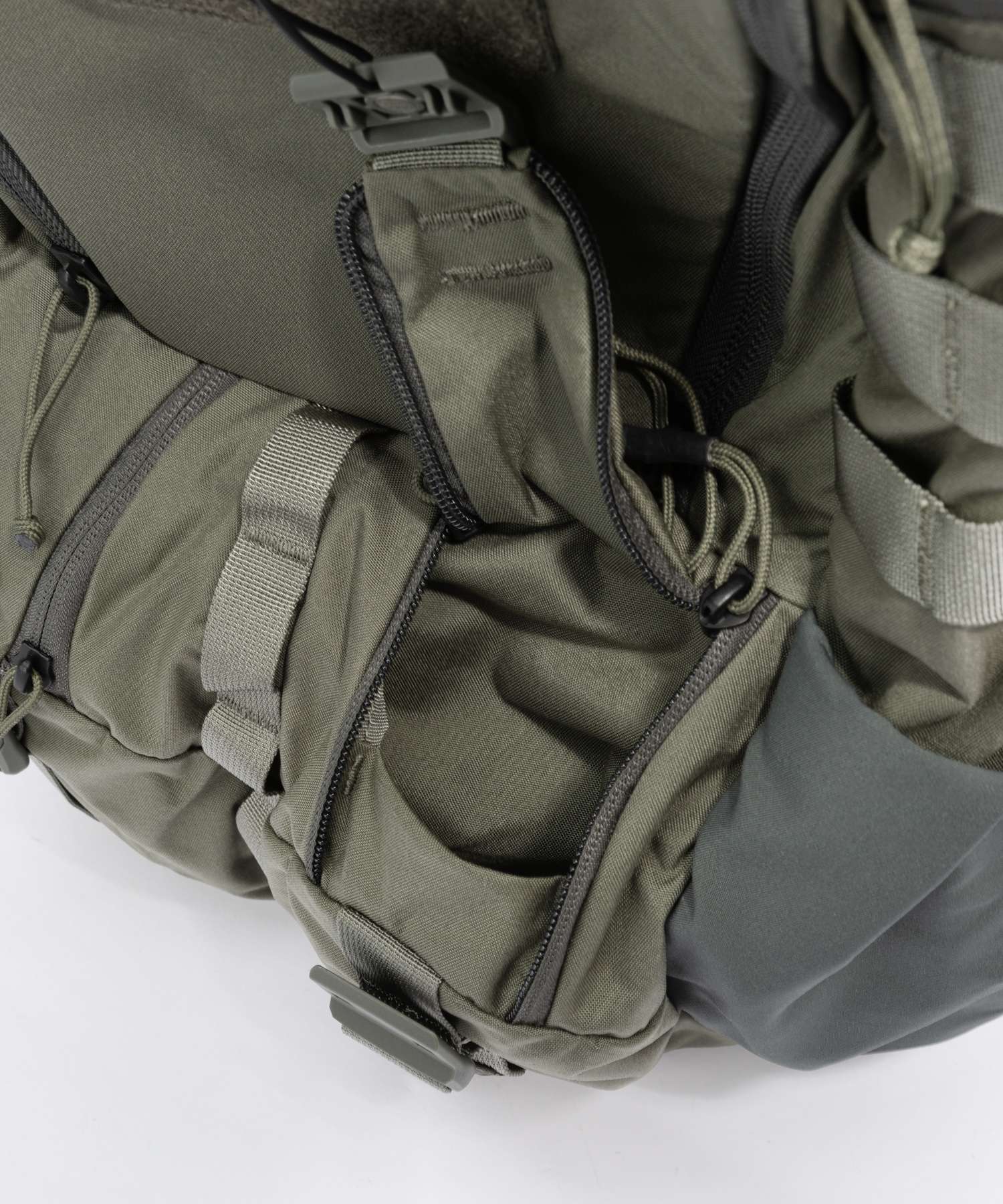 ミステリーランチ MYSTERY RANCH RIP RUCK 32 バックパック メンズ バック リュックサック タウンユース （ブラック） ブラック