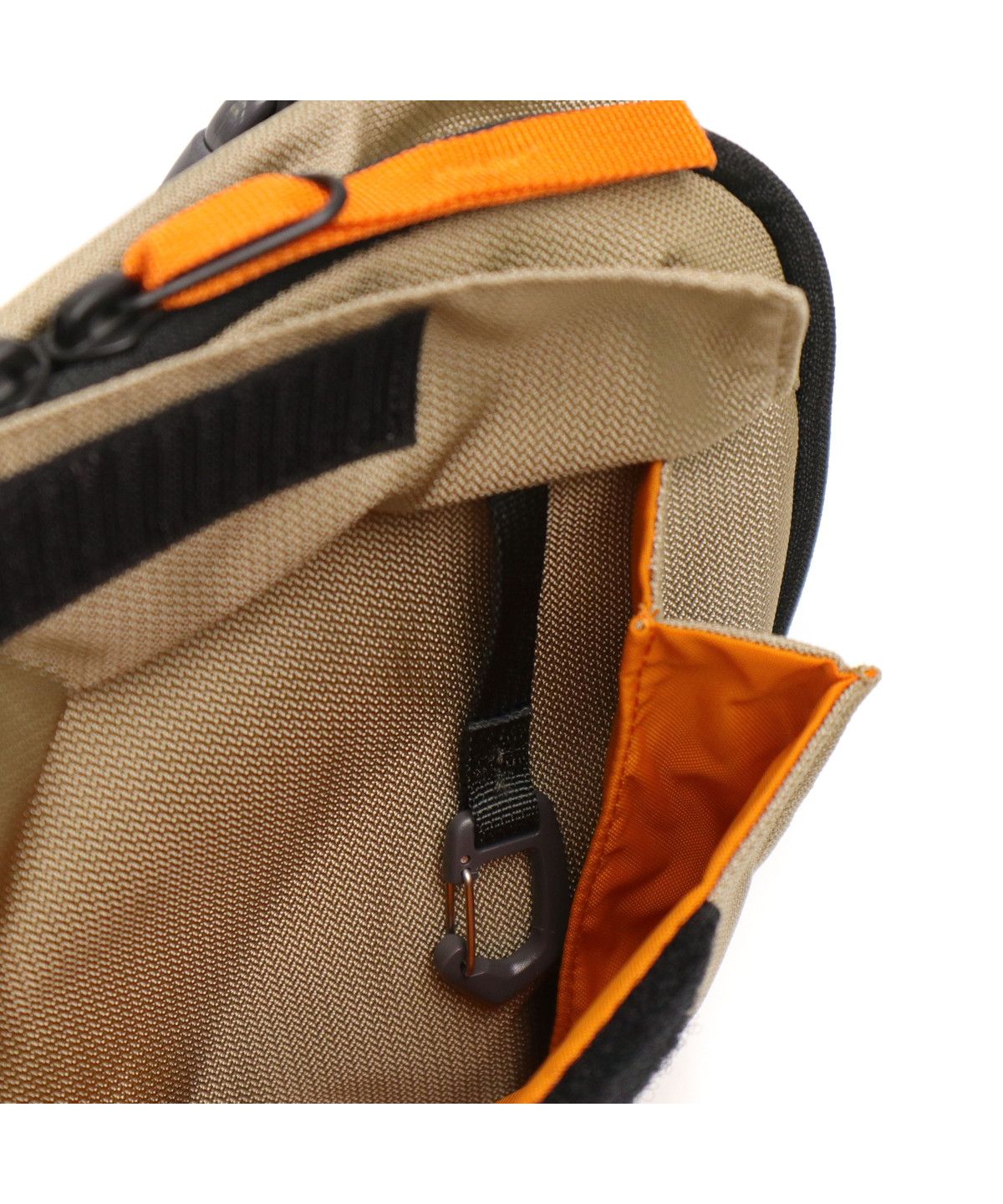 ミステリーランチ MYSTERY RANCH 【日本正規品】ミステリーランチ ショルダーバッグ 斜めがけ MYSTERY RANCH ディストリクト 4 ミニショルダー カジュアル 40代 軽量 4L 撥水 （ブラック） ブラック