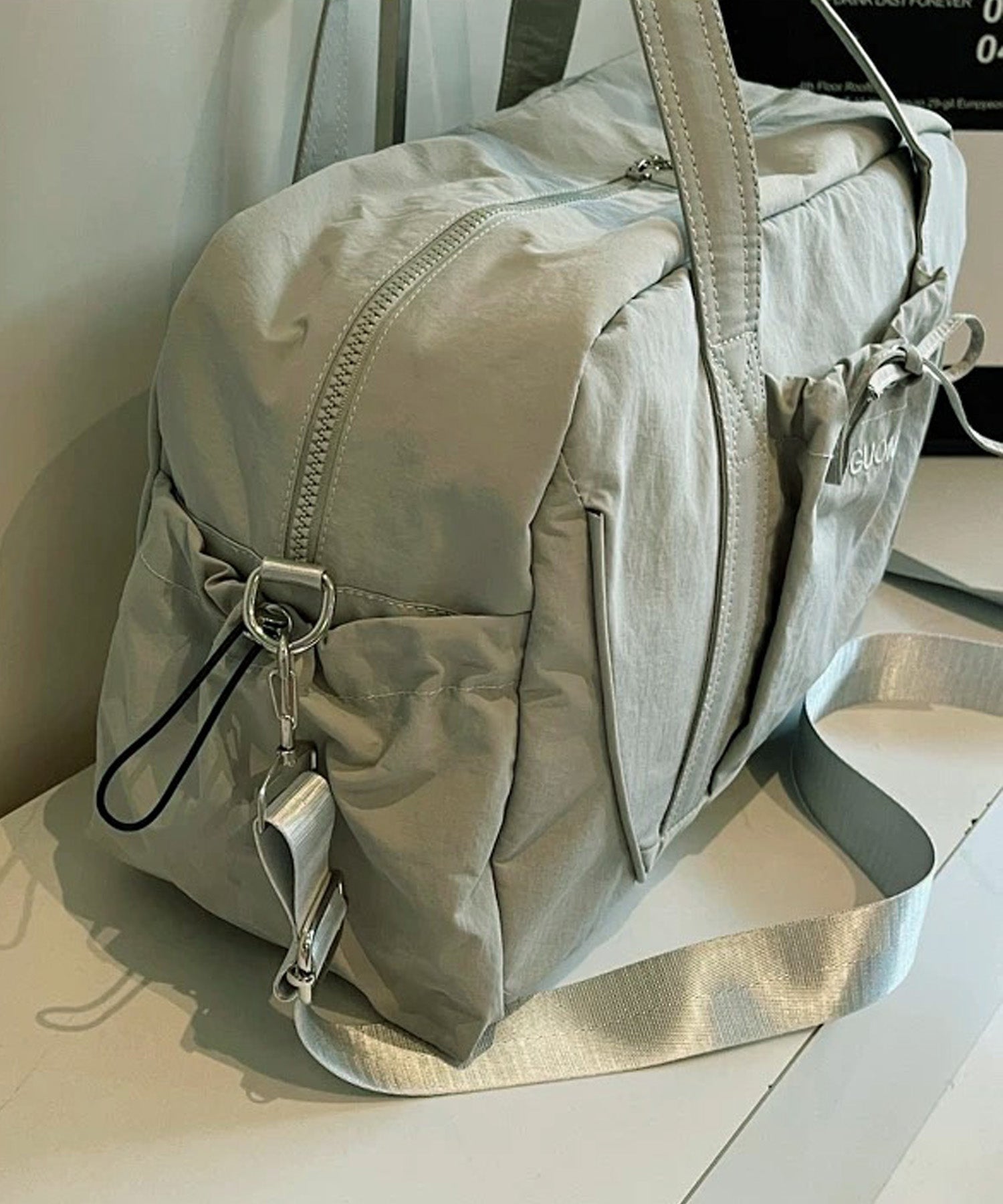 ショップニコニコ ShopNikoNiko リボンデザイン キャリーオン ボストンバッグ【即納】鞄 カバン かばん バッグ トートバッグ 2wayトラベルバッグ 旅行用 機内持ち込み お泊り用 1泊2日 ナイロン （ブラック） ブラック