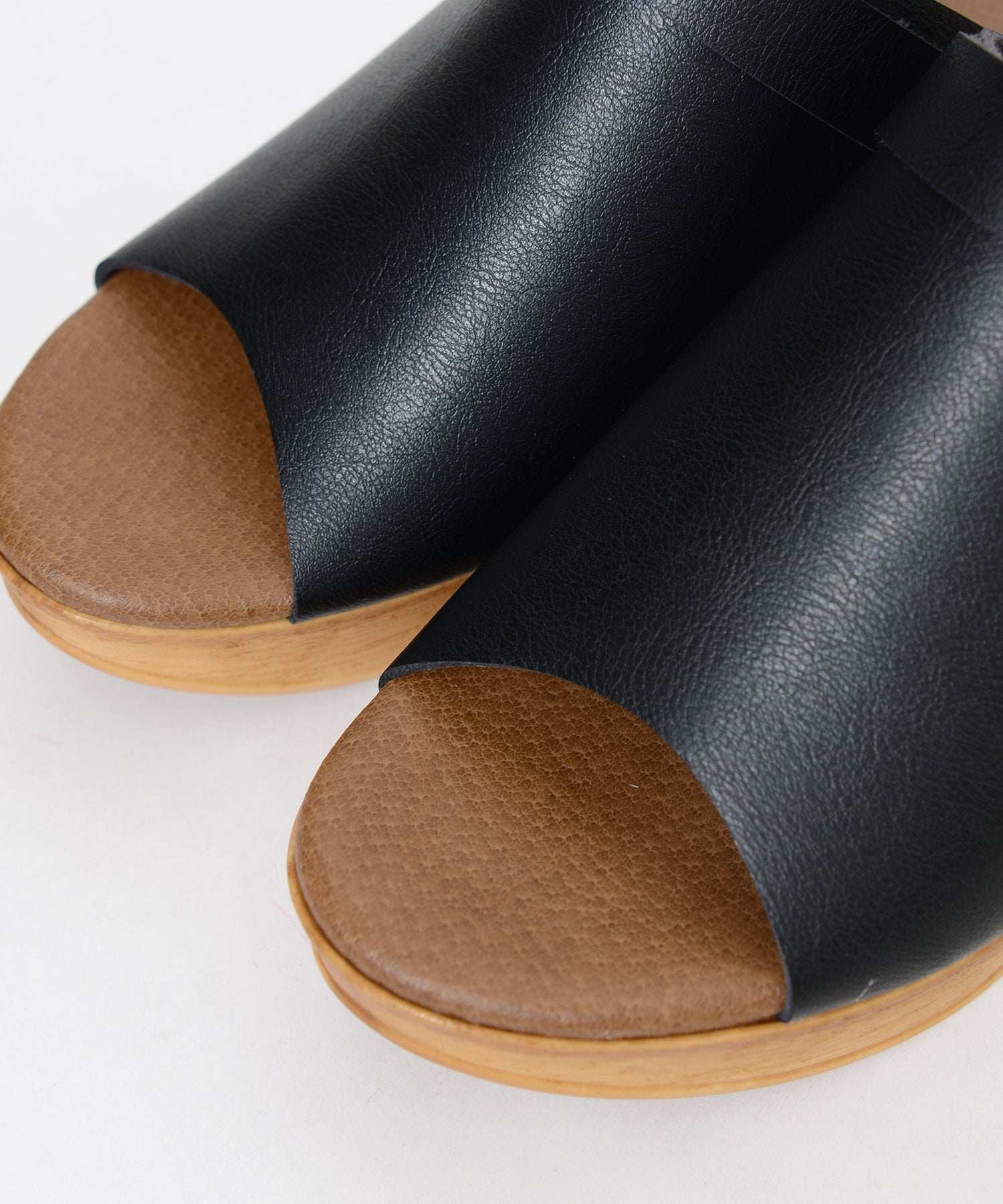 ShopNikoNiko Made in Japan Ultimate Comfort Strap Clog Sandals 【Immediate Delivery】 Shoes Sandals Women's Clogs Strap Sandals Simple