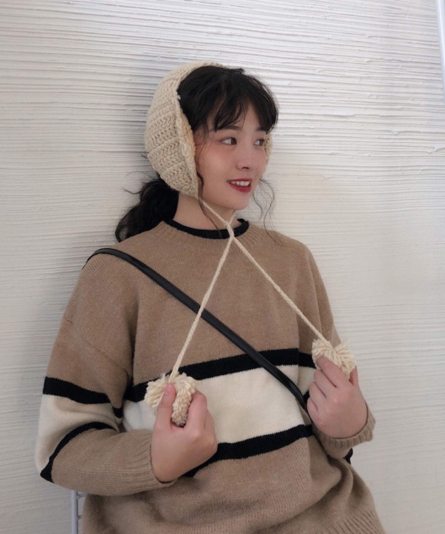 ショップニコニコ ShopNikoNiko 耳あて  イヤーマフラー ポンポン ニット   ma 【即納】 耳当て  イヤマフ 韓国 黒 ブラック グレー アイボリー レディース