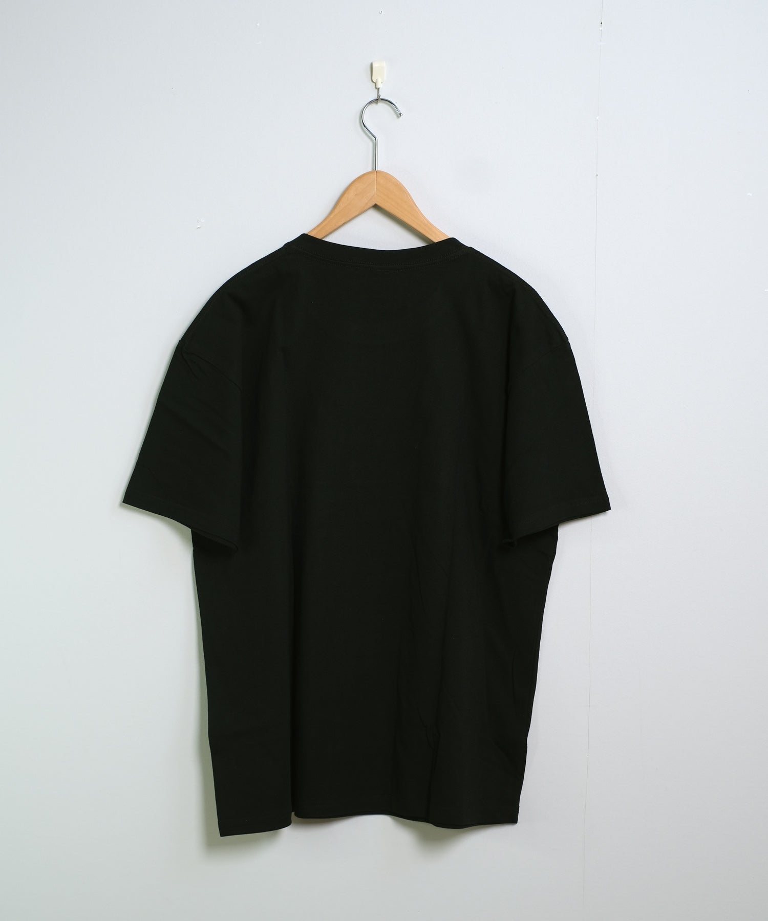 ショップニコニコ ShopNikoNiko 英字ロゴ オーバーサイズ Tシャツ ma 【即納】韓国ガーリー 春 夏 秋 トップス 半袖 ビックシルエット クルーネック ロゴプリント ロゴT ロゴTシャツ モノトーン （ブラック） ブラック