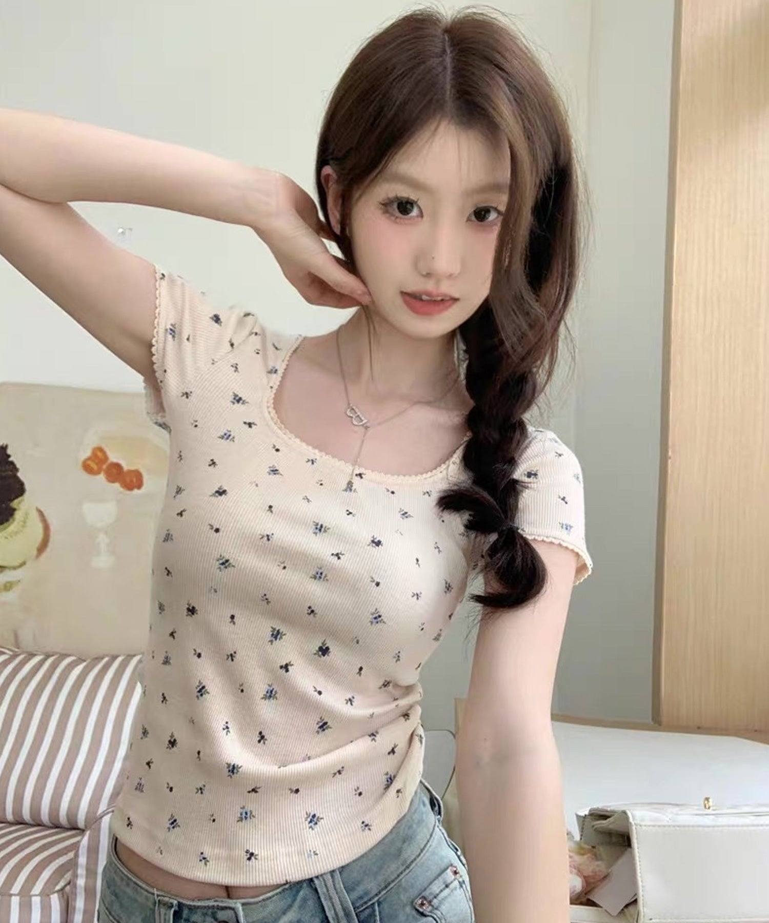 ショップニコニコ ShopNikoNiko 小花柄プリント レーストリム スリムTシャツ ma 【即納】韓国カジュアル 韓国ガーリー フレンチガーリー バレエコアトップス 半袖 花柄 花柄プリント フラワー トリム （アイボリー） アイボリー
