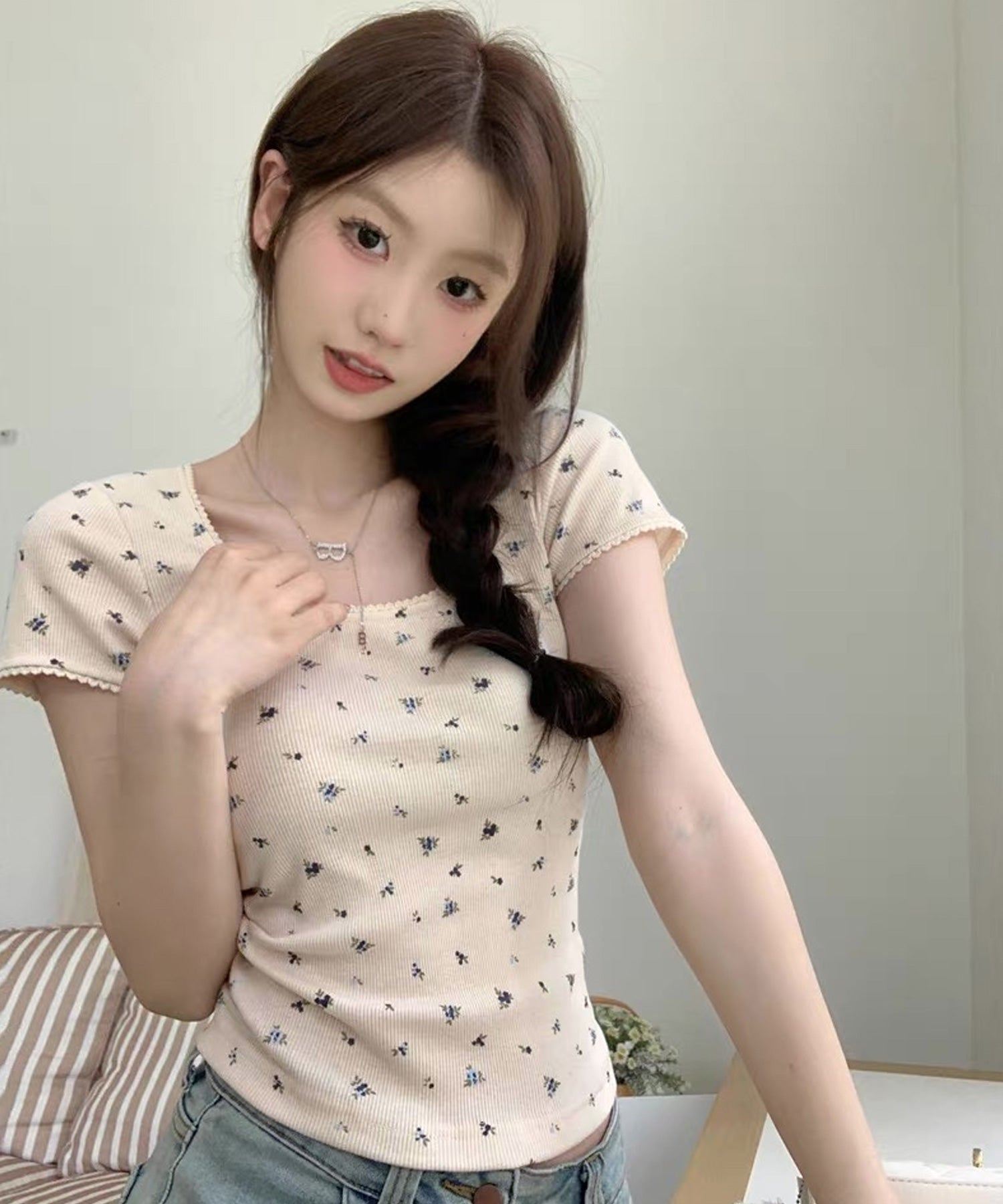 ショップニコニコ ShopNikoNiko 小花柄プリント レーストリム スリムTシャツ ma 【即納】韓国カジュアル 韓国ガーリー フレンチガーリー バレエコアトップス 半袖 花柄 花柄プリント フラワー トリム （アイボリー） アイボリー