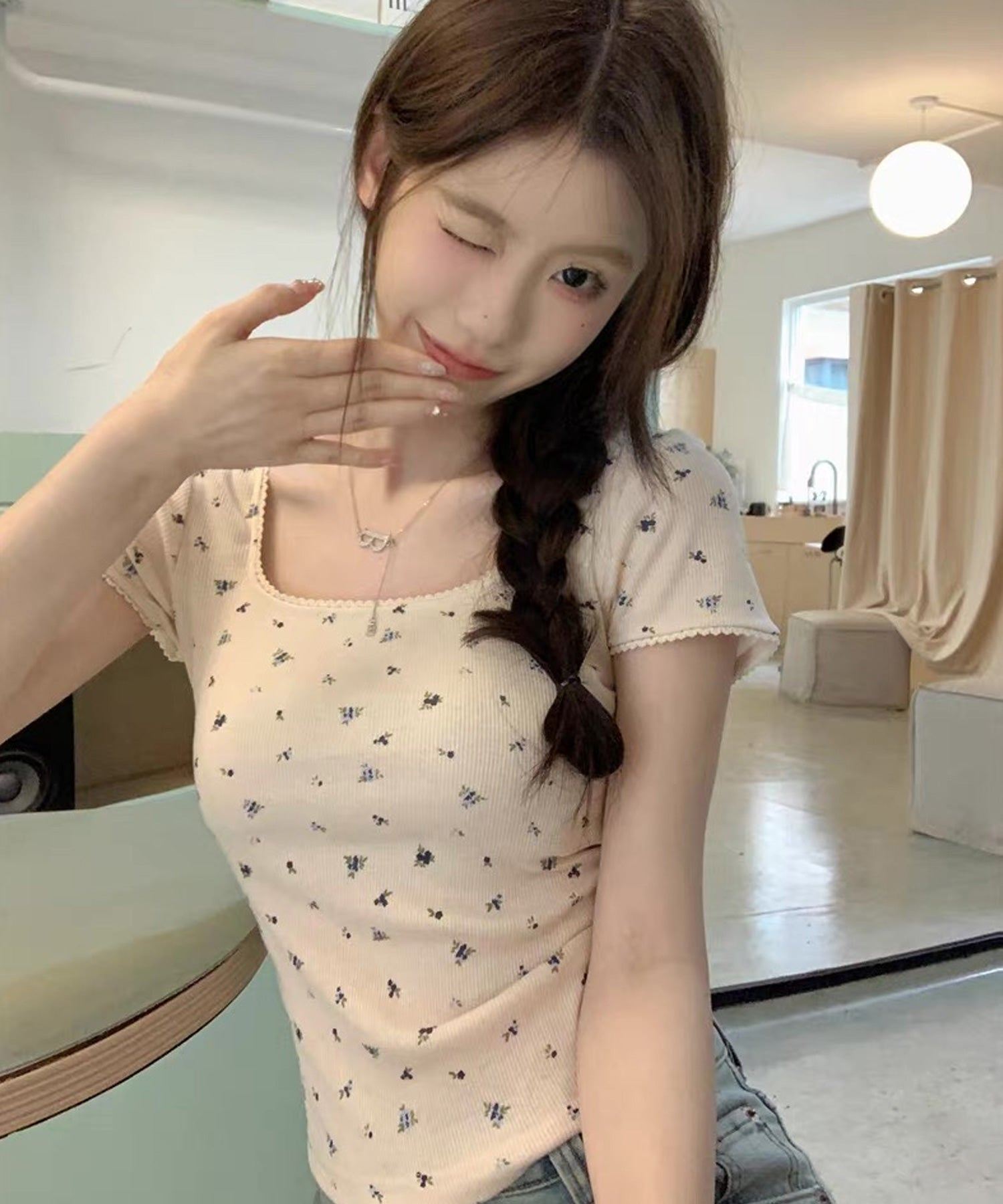 ショップニコニコ ShopNikoNiko 小花柄プリント レーストリム スリムTシャツ ma 【即納】韓国カジュアル 韓国ガーリー フレンチガーリー バレエコアトップス 半袖 花柄 花柄プリント フラワー トリム （アイボリー） アイボリー